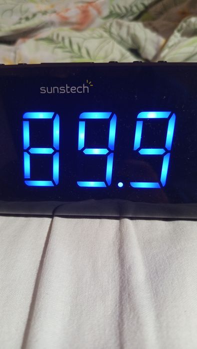 Радио часовник Sunstech
