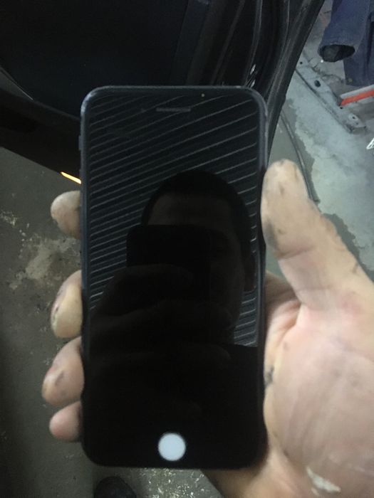 Айфон 8 рабочий есть минус