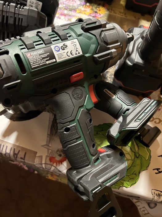 Bormasina impact 20v 400 Nm si 12v 5anp