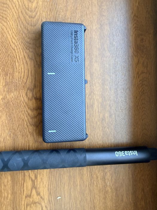 INSTA360 Invisible SelfieStick si Utility Fast Charger Case