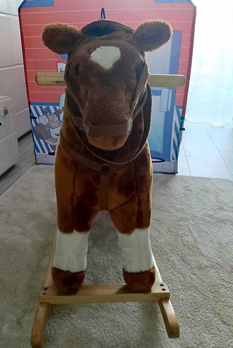 Căluț balansoar cu sunete