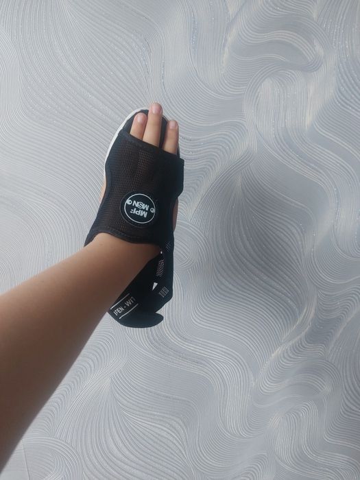 Продам сандали для девочки на плотформе