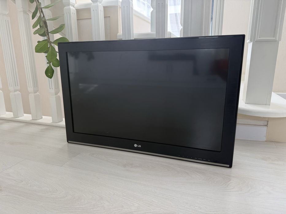Продам тв LG 32 dg
