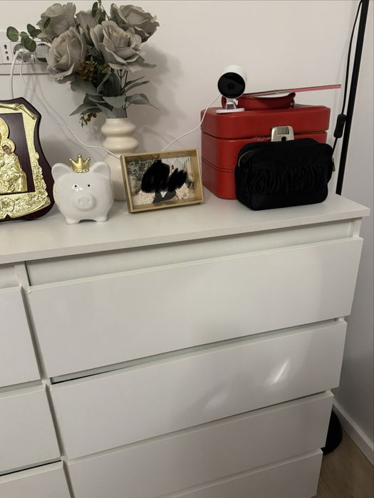 Vând comodă/dulap cu sertare