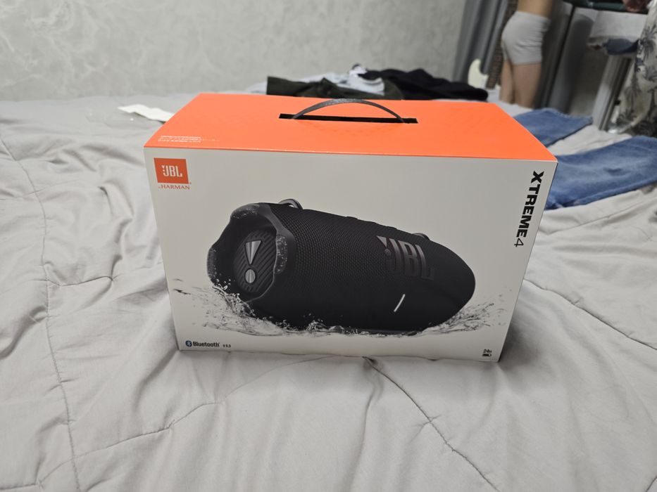 Колонка портативная JBL