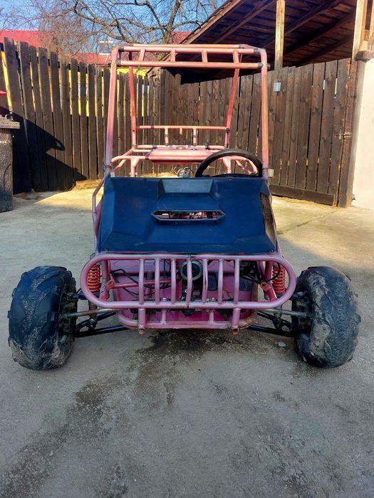Vând skimb buggy în stare bună