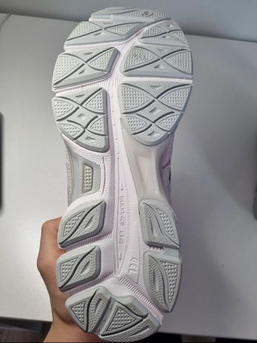 Asics Gel NYC Albi(Orice Mărime)
