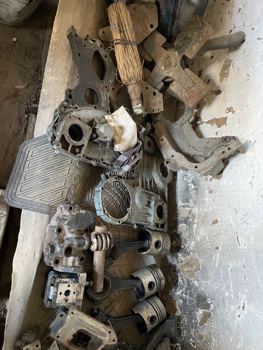 Vând piese tractor U445