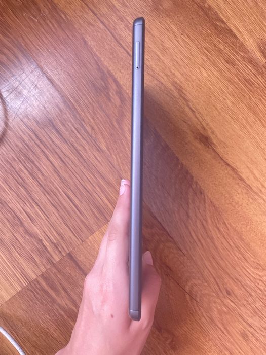 Таблет Lenovo Tab M8 (8 инча) – Метален корпус, Dolby Audio, отлично състояние