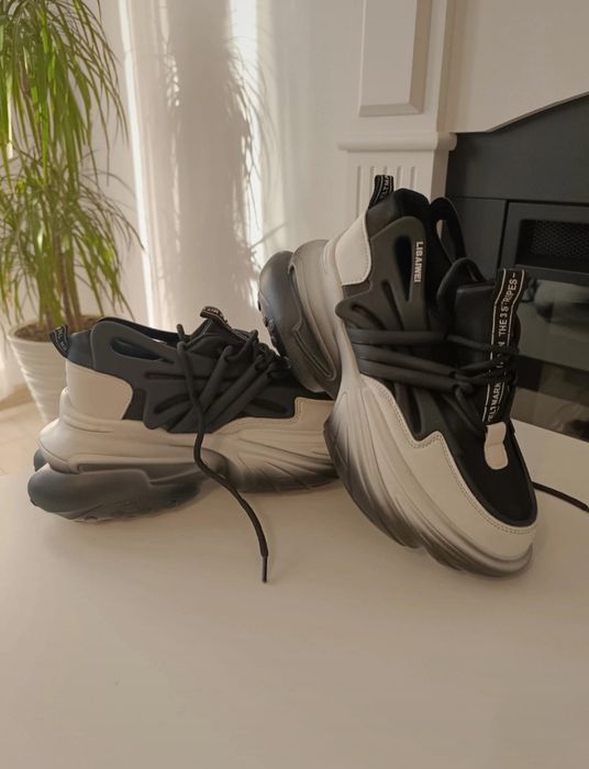 Vând adidași noi LIBAIWEI