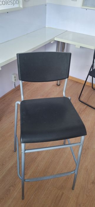 Барный стул (стул визажиста)