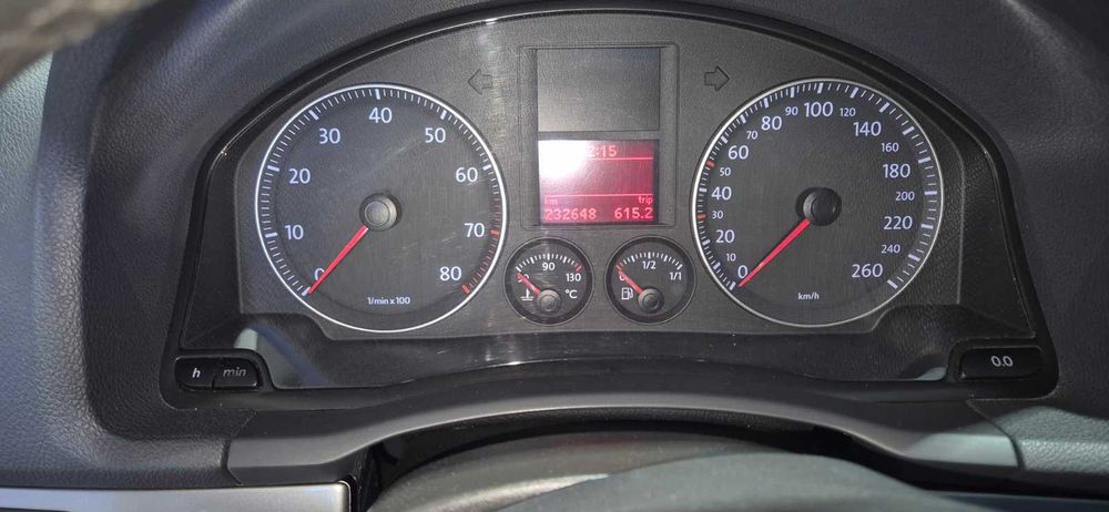 VW Golf V 1.6FSI 115HP BAG мотор на части 2004