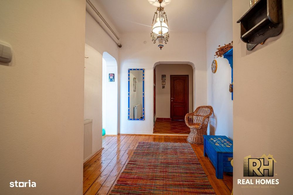 Apartament 5 camere 178 mp Furnica Sinaia vedere munte PRET 228000 EUR