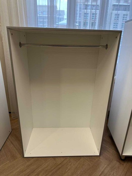 Шкаф, очень качественный и красивый.