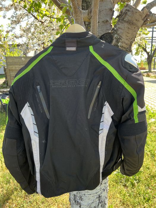 Яке за мотор IXS