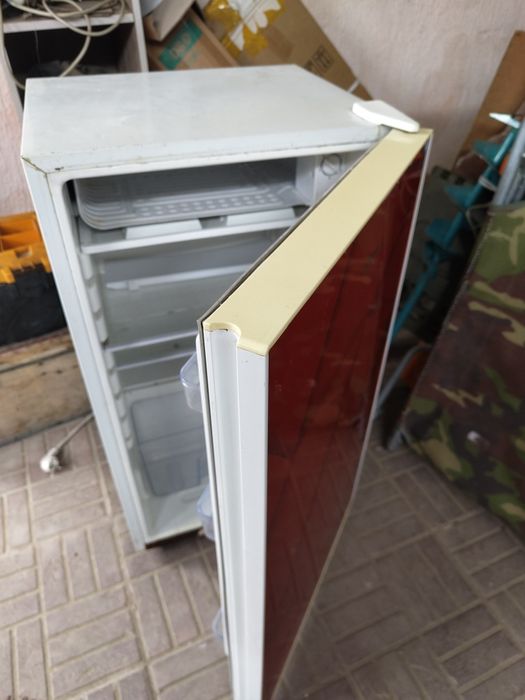 Холодильник компактный, удобный