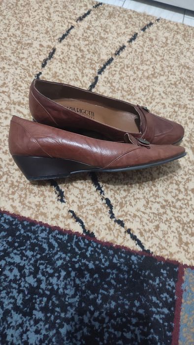 Vând pantofi de dama din piele