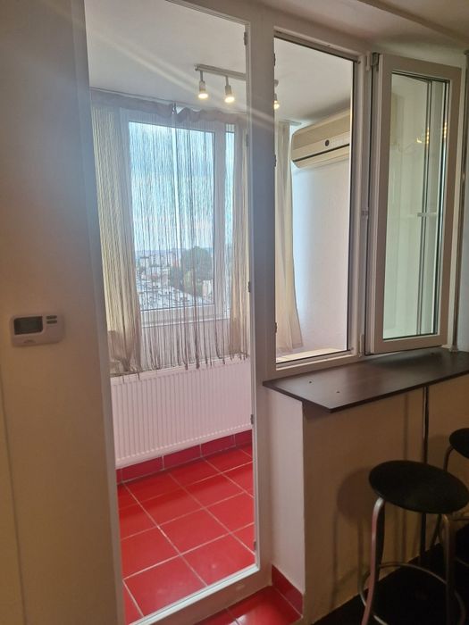 Inchiriez apartament cu 1 camera 260 E