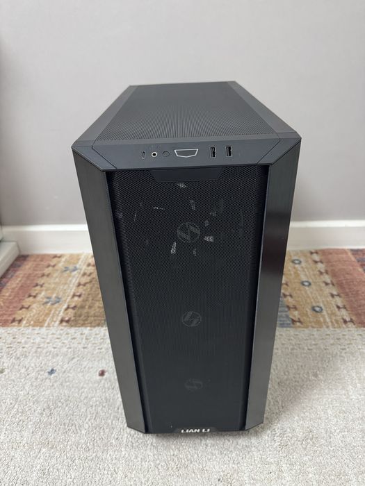 Топовый и большой корпус LIAN LI Lancool III черный