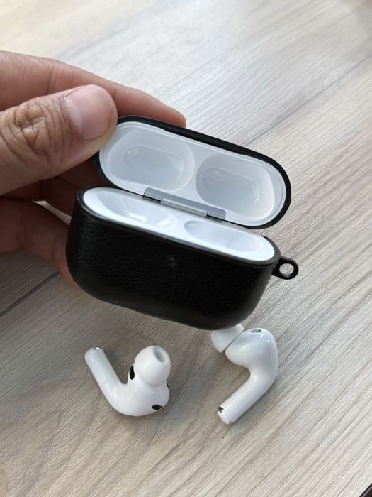 Продам Оригинальные Airpodss pro 3