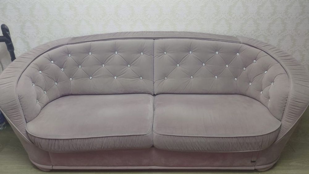 Продам диван в гостиную