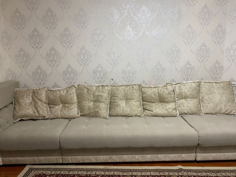 Продается диван для зала