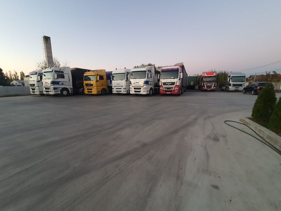 MAN 480 XXL Cap tractor 3 axe și Remorca cu canal