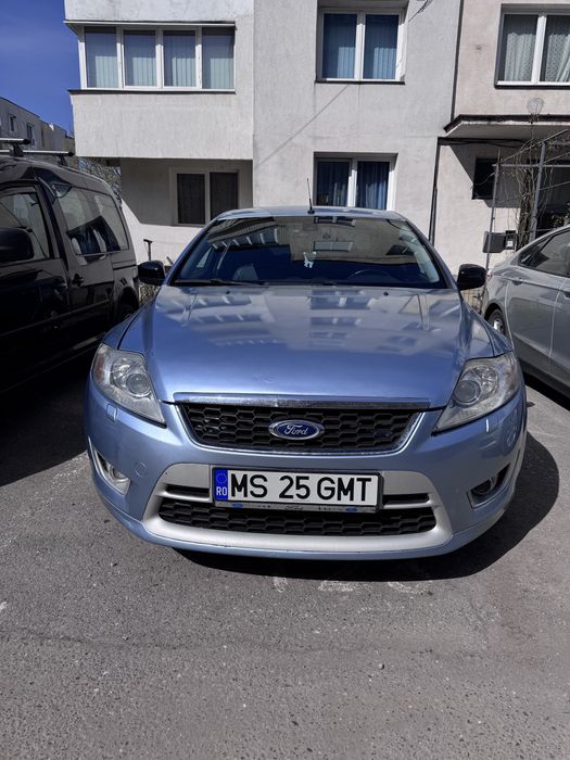 Vand sau schimb Ford Mondeo Berlina