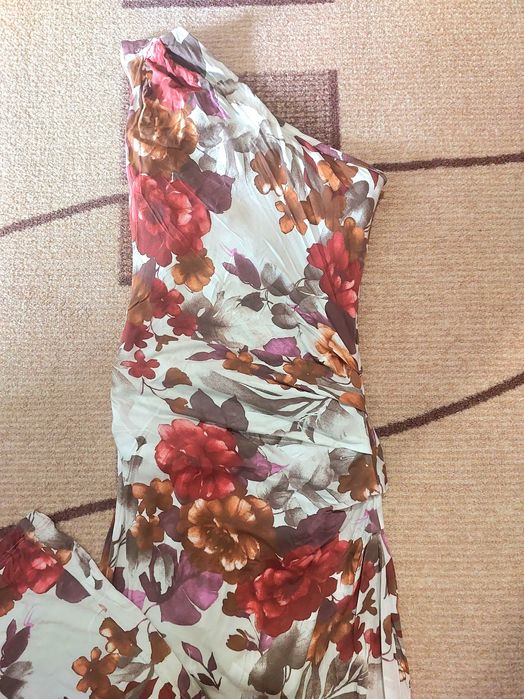 Дълга рокля на Вивел фешън.