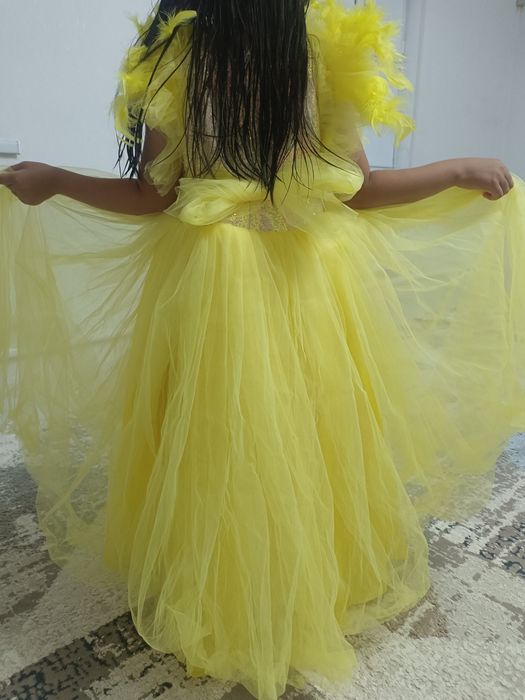 Сары көйлек сатылады