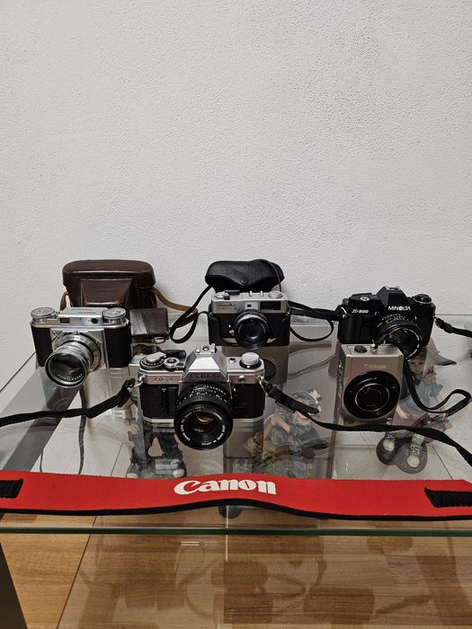 Apart Foto Canon AE-1 IXUS Z70