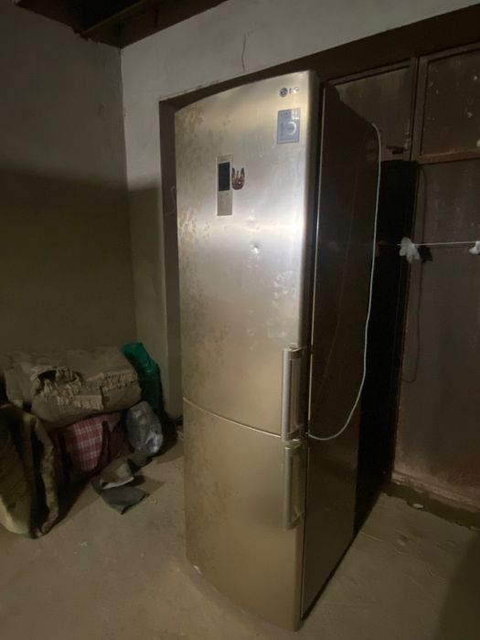 холодильник lg серый (silver)