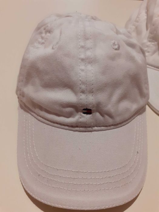 Бебешки шапки Tommy Hilfiger
