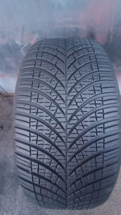 245/45/19 Goodyear Дот 4524