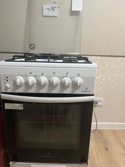 Продам газ плиту