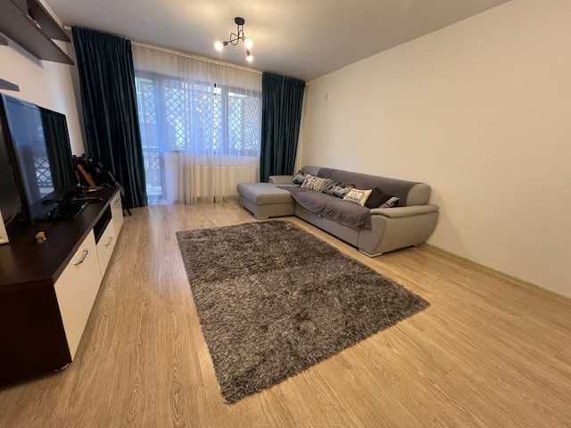 Apartament 2 cam, bucatarie inchisa, spatios,intretinut,mobilat,utilat