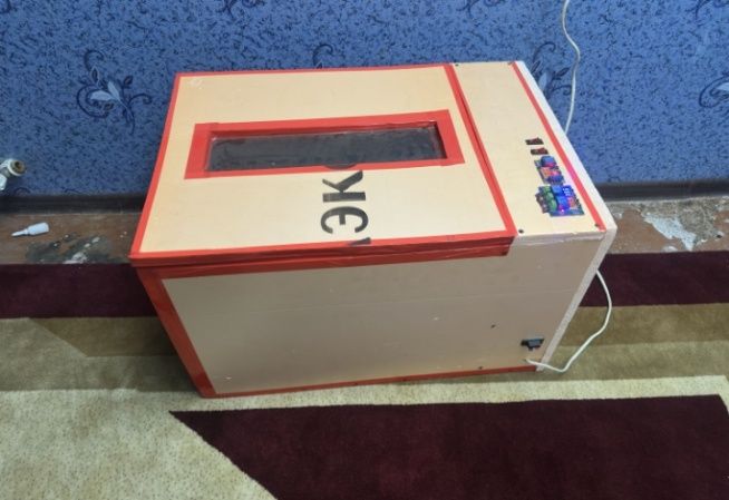 Inkubator 100 tali avtomat