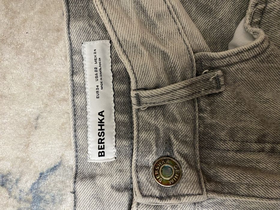 Джинсы от Bershka. Б/у надевала 2 раза.