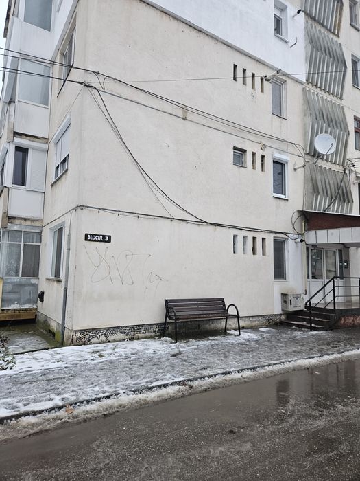 Apartament de Vanzare Moreni- Parter