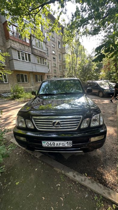 Продам машину Lexus LX 470