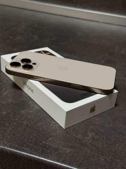 Apple iPhone 16 Pro , Desert , Като Нов, 1г. ГАРАНЦИЯ!