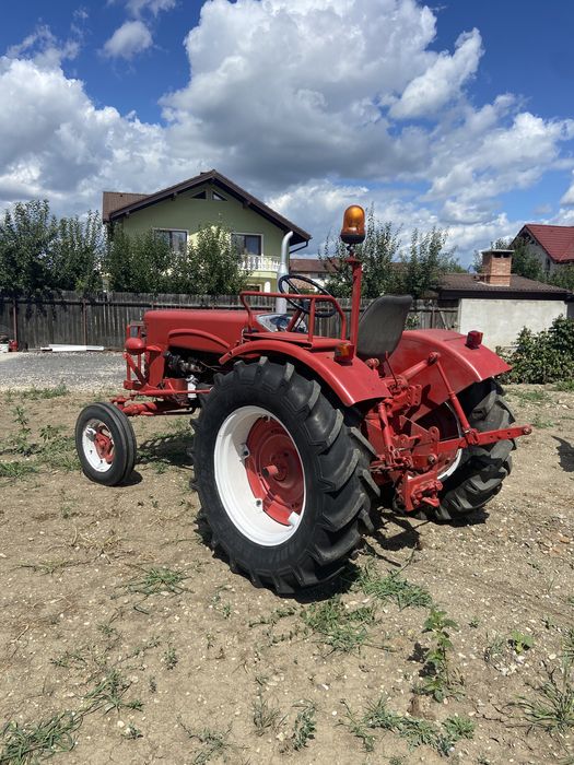 Tractor MC Cormik International