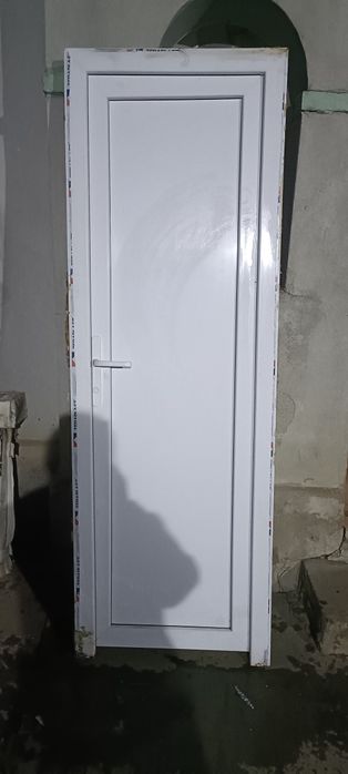 Vând uși din termopan secand 85 și 67 cu 200