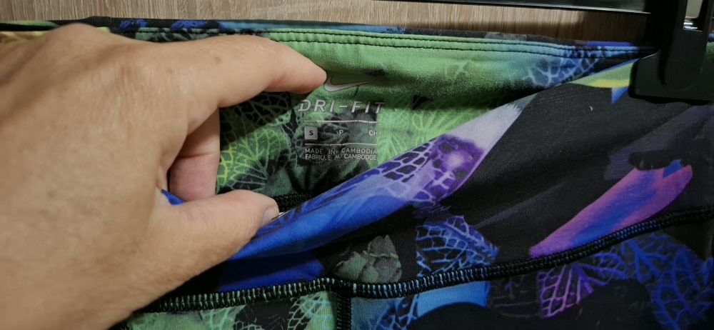 Vand colanți Nike
