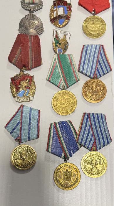 Лот от стари медали и значки