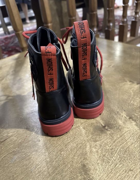 Ботинки детские новые