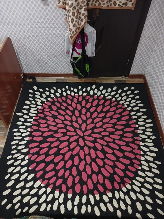 Продам палас. 2 на 2