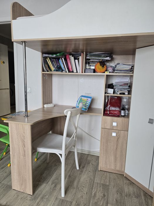 Кровать чердак, детский уголок.