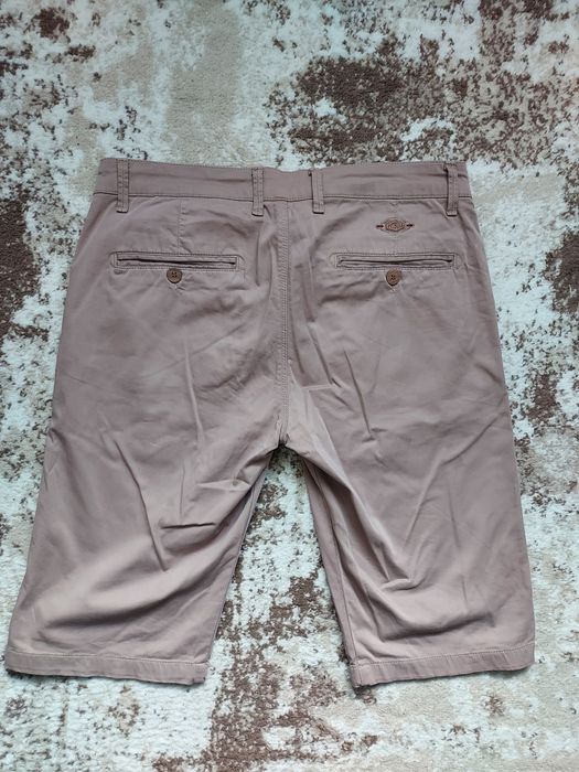 Pantaloni scurți eleganți