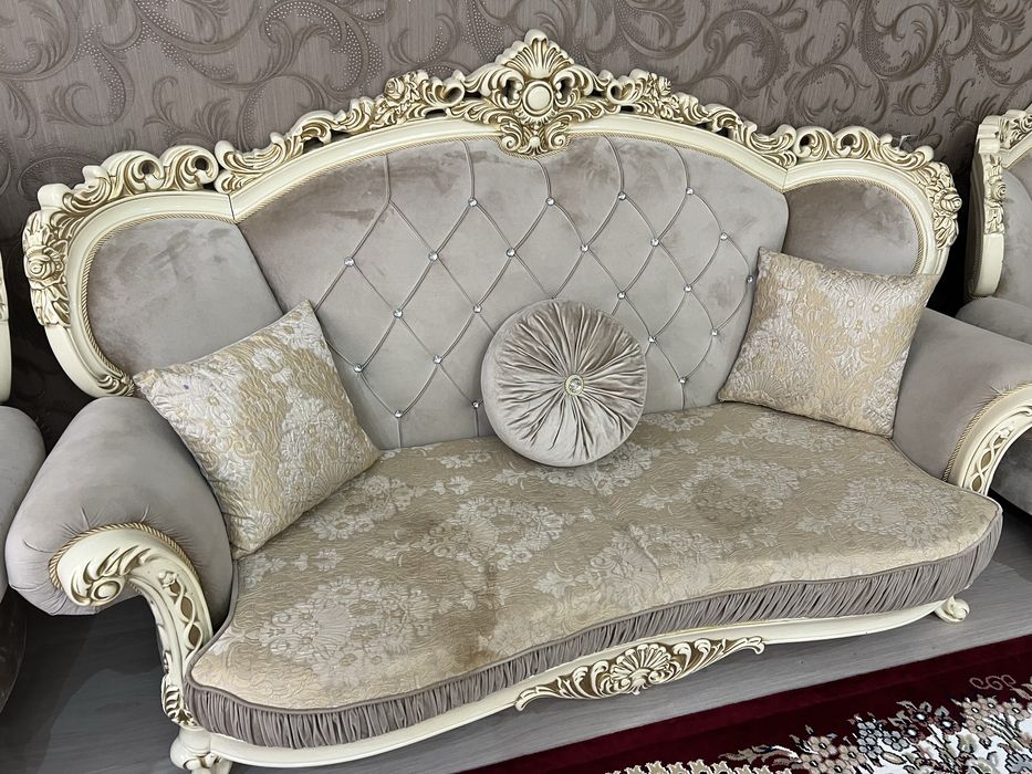 Диван с креслами